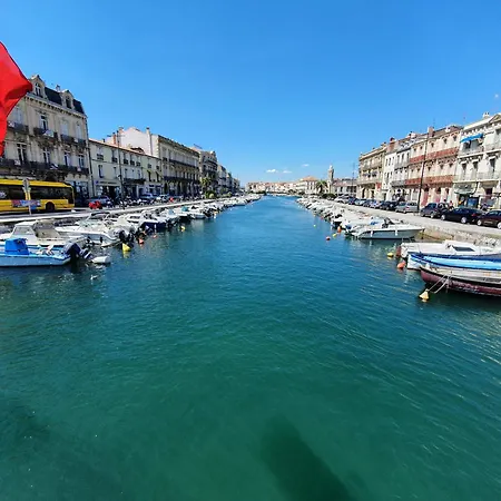 Triplex Avec Terrasse En Rooftop, Au Coeur De Nyaraló